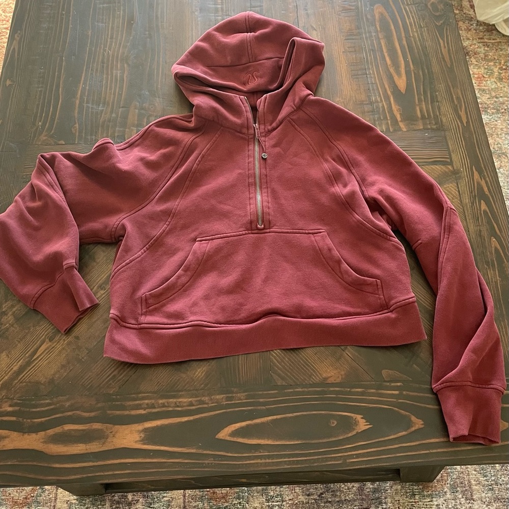 Lululemon Scuba Oversized 1/2 Zip Hoodie
Savannah size M/L